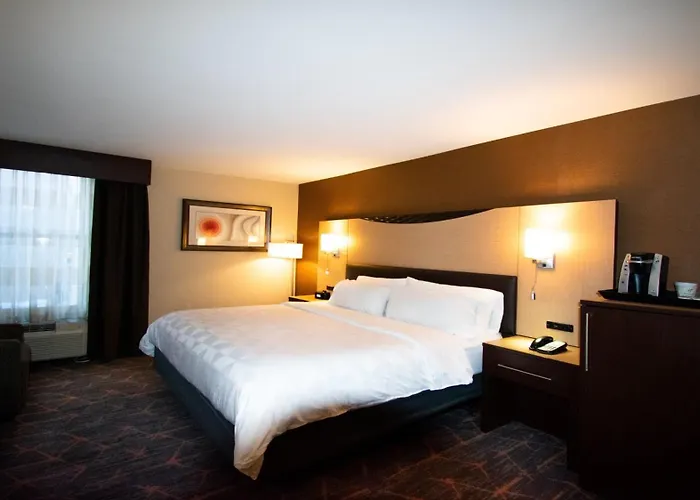 - Convention Center By Ihg 3*