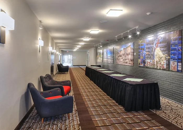 Hotel - Convention Center By Ihg Cody