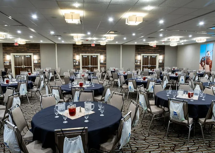 - Convention Center By Ihg Cody