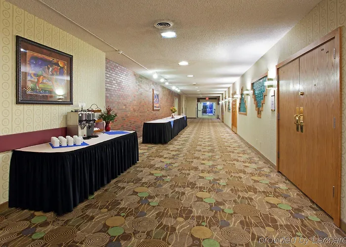 Hotel - Convention Center By Ihg Cody