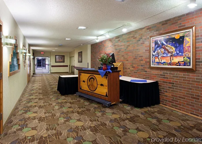 - Convention Center By Ihg Hotel 3*
